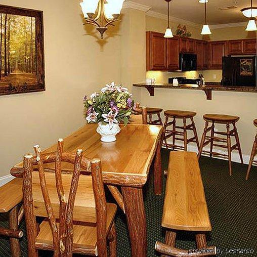 Summit Manor Condominiums ガトリンバーグ 部屋 写真