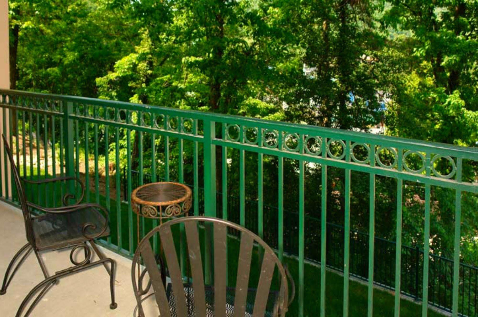 Summit Manor Condominiums ガトリンバーグ エクステリア 写真